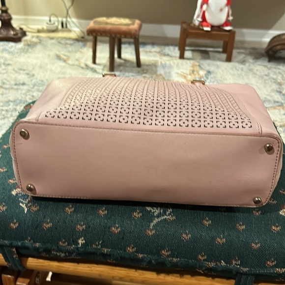 Kate Spade large tote, pink with embossed frontage - Picture 6 of 9